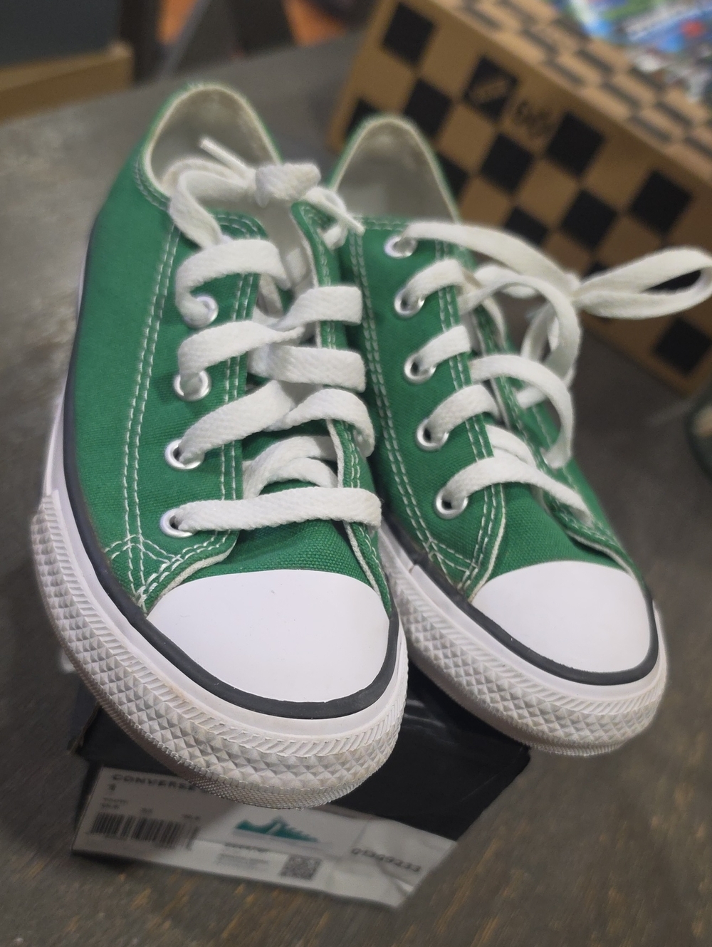 Kids Green Canvas Low-Top Sneakers - Classic Lace-Up Style